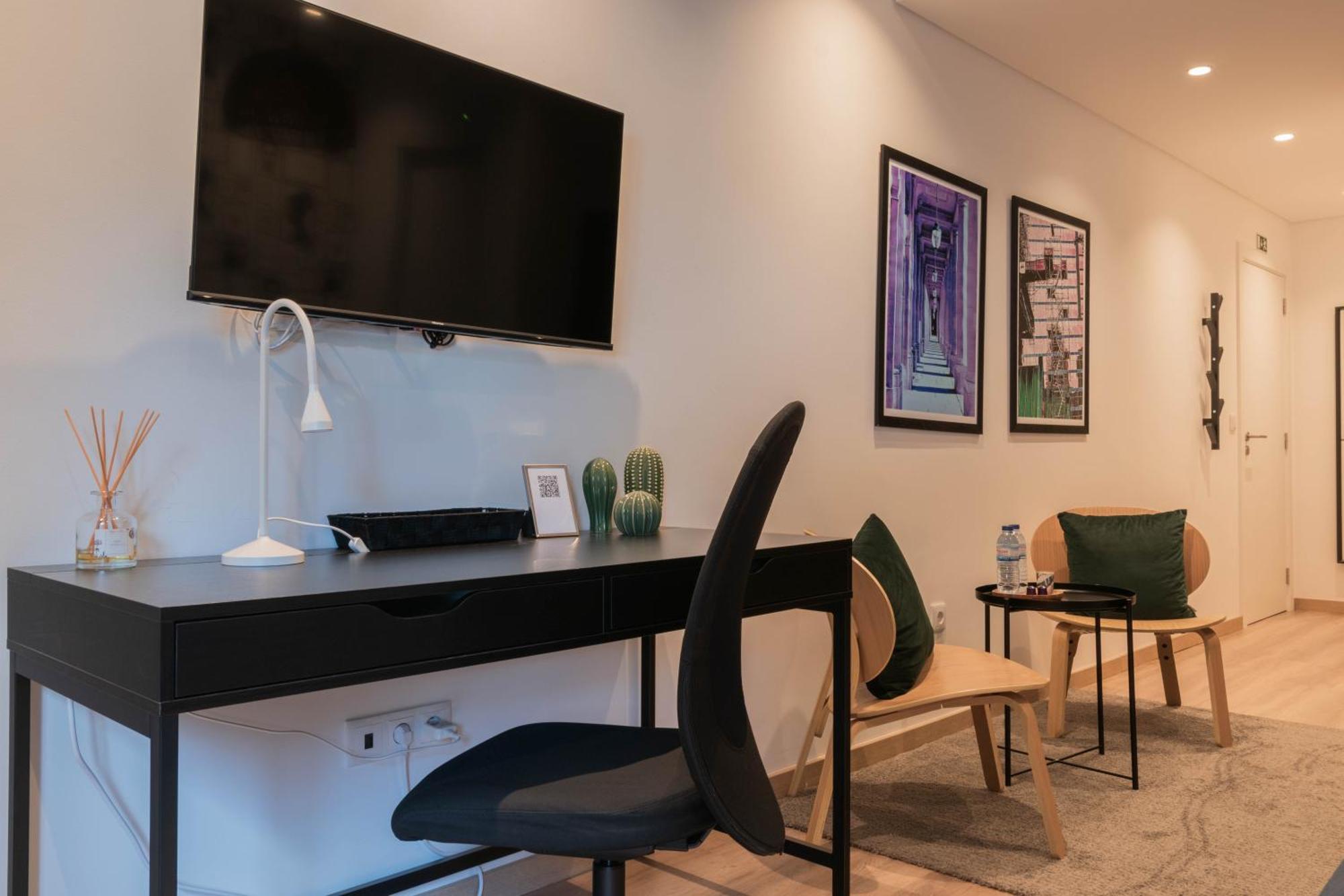 7Min To Uni Se-Velha - Ac - Work Desk - 300Mbs Wifi Bed & Breakfast Coimbra Exterior photo