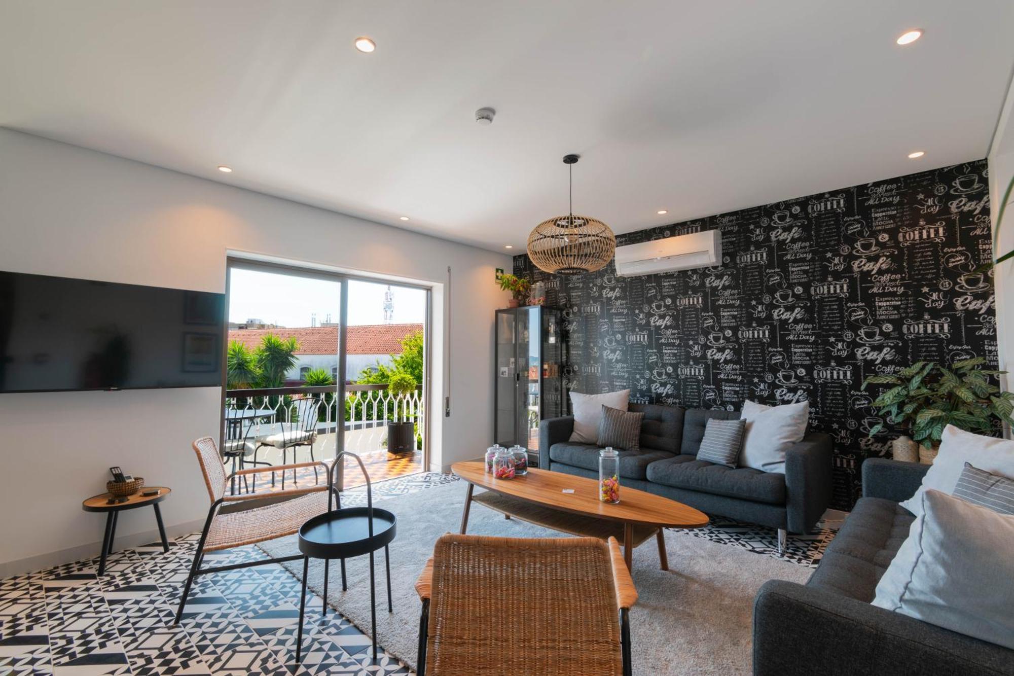 7Min To Uni Se-Velha - Ac - Work Desk - 300Mbs Wifi Bed & Breakfast Coimbra Exterior photo